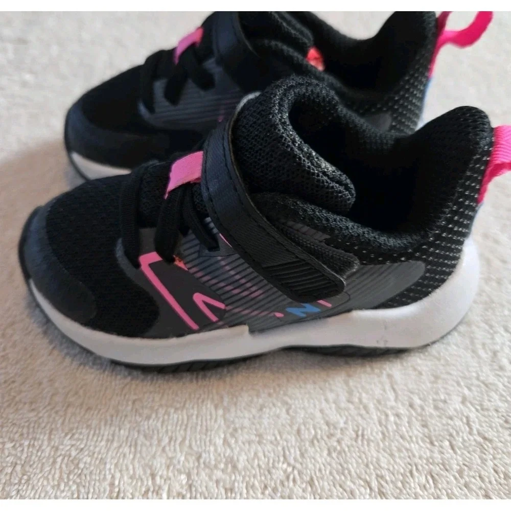 New Balance Infant Shoes Size 5 Slipon Sneakers Black & Pink